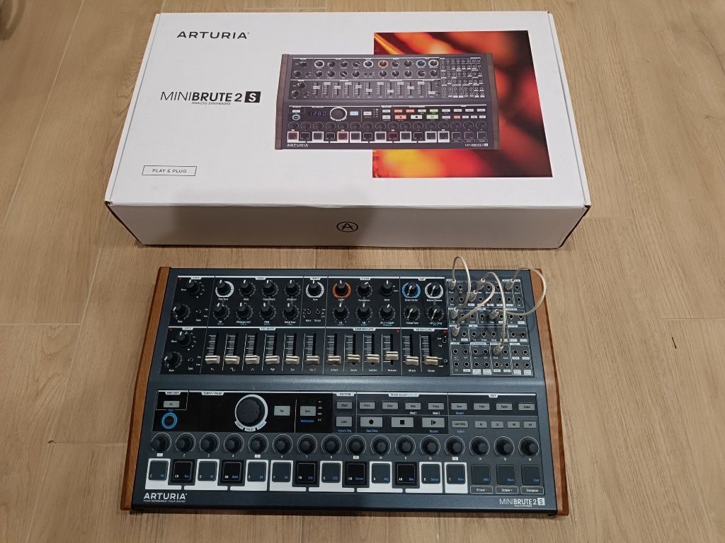 Arturia MiniBrute 2s - Sintetizador Analógico Modular