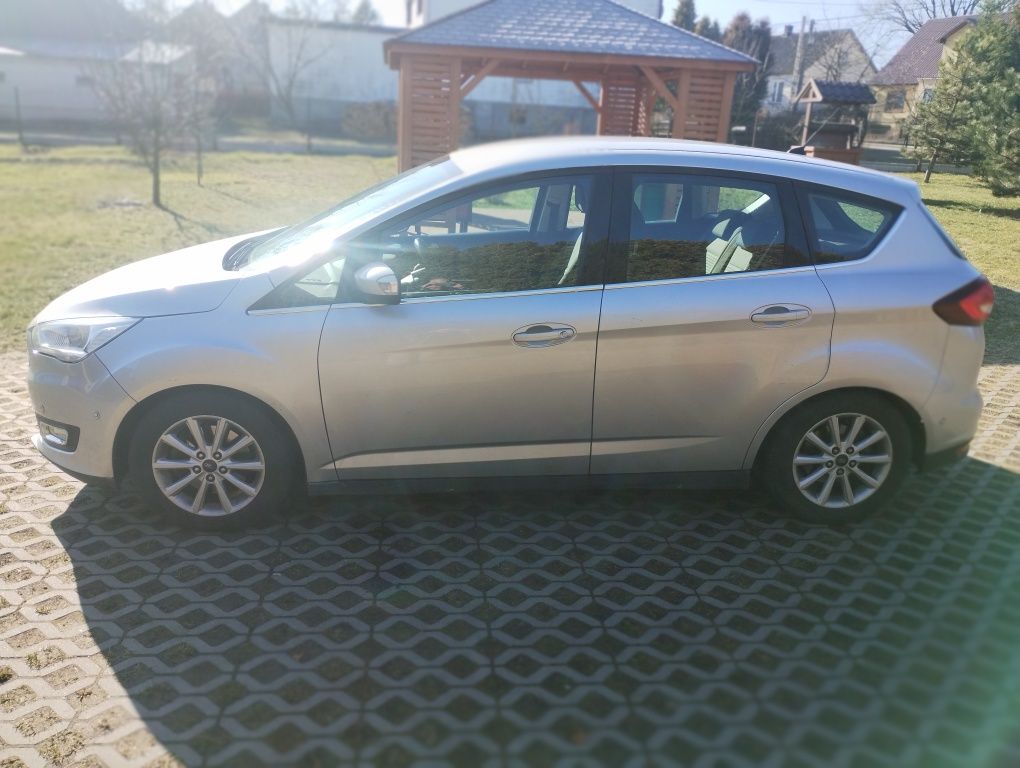 Fajny C-Max w automacie z małym przebiegiem.