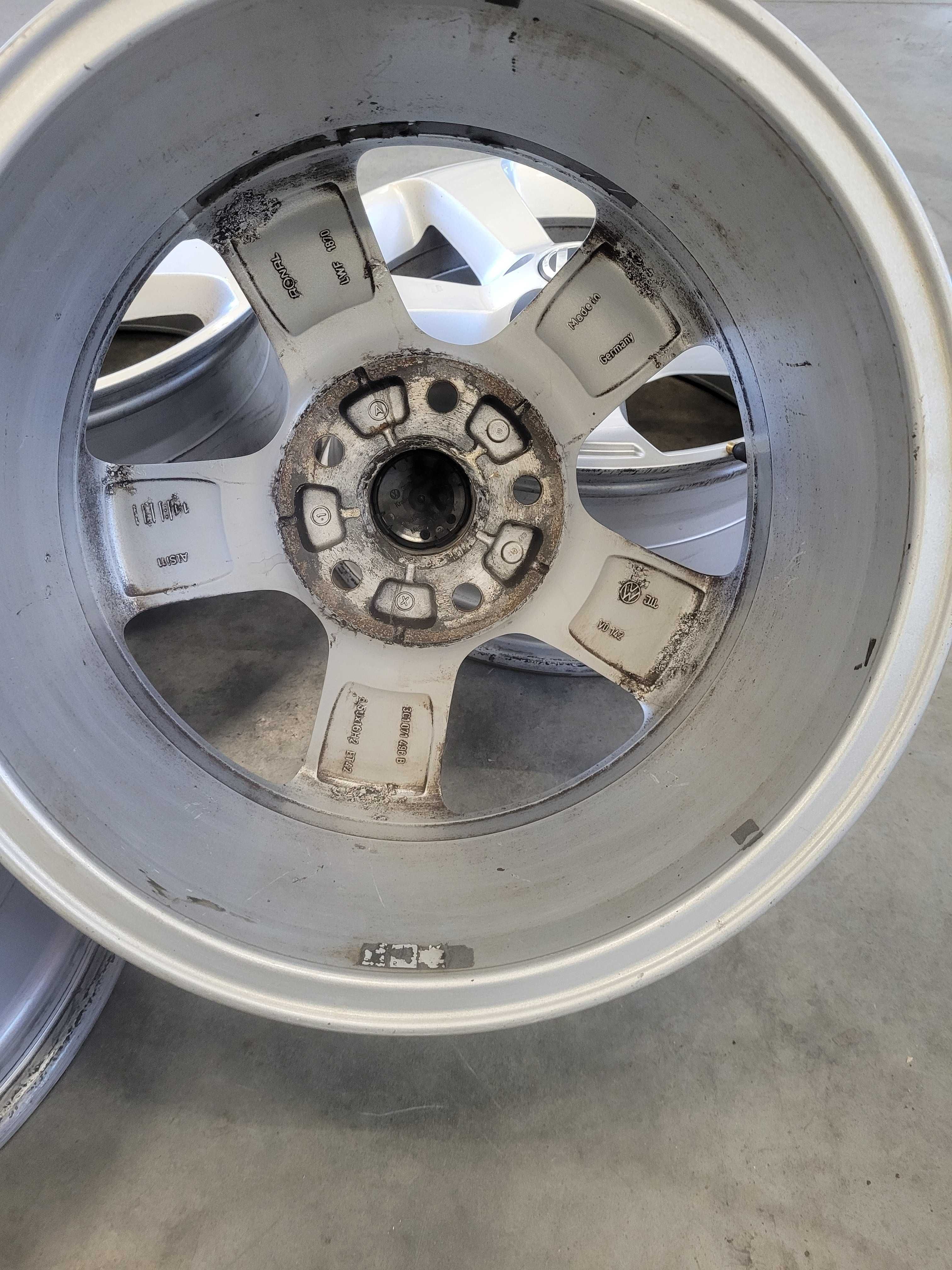 felgi volkswagen r 16  aluminiowe 5 x 112