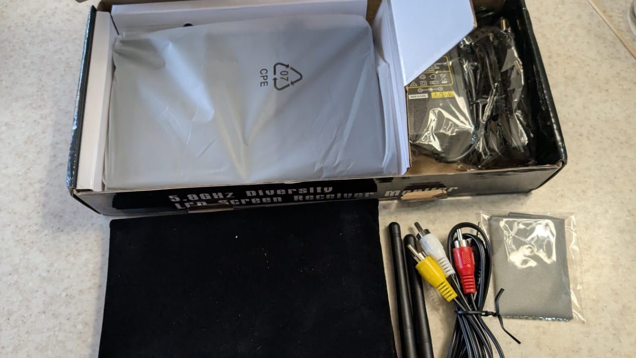 LCD5802D 7'' FPV монітор з приймачем 5.8G, DVR + вбудований акумулятор