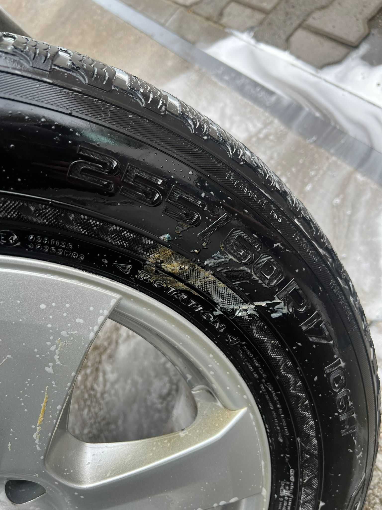 Felgi z oponami komplet 17 cali Suv