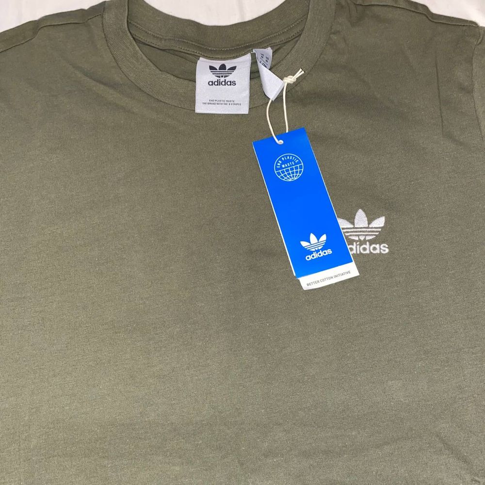 Футболка Adidas IB1409 ESSENTIAL TEE