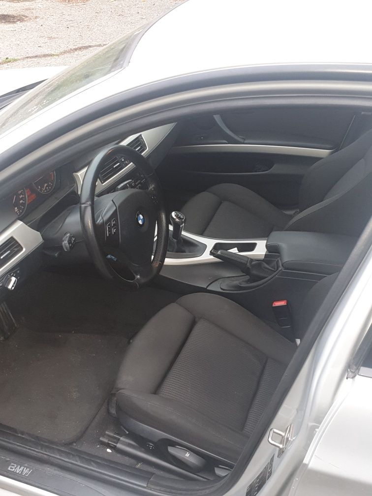 Sprzedam bmw E91 320D .2009 r