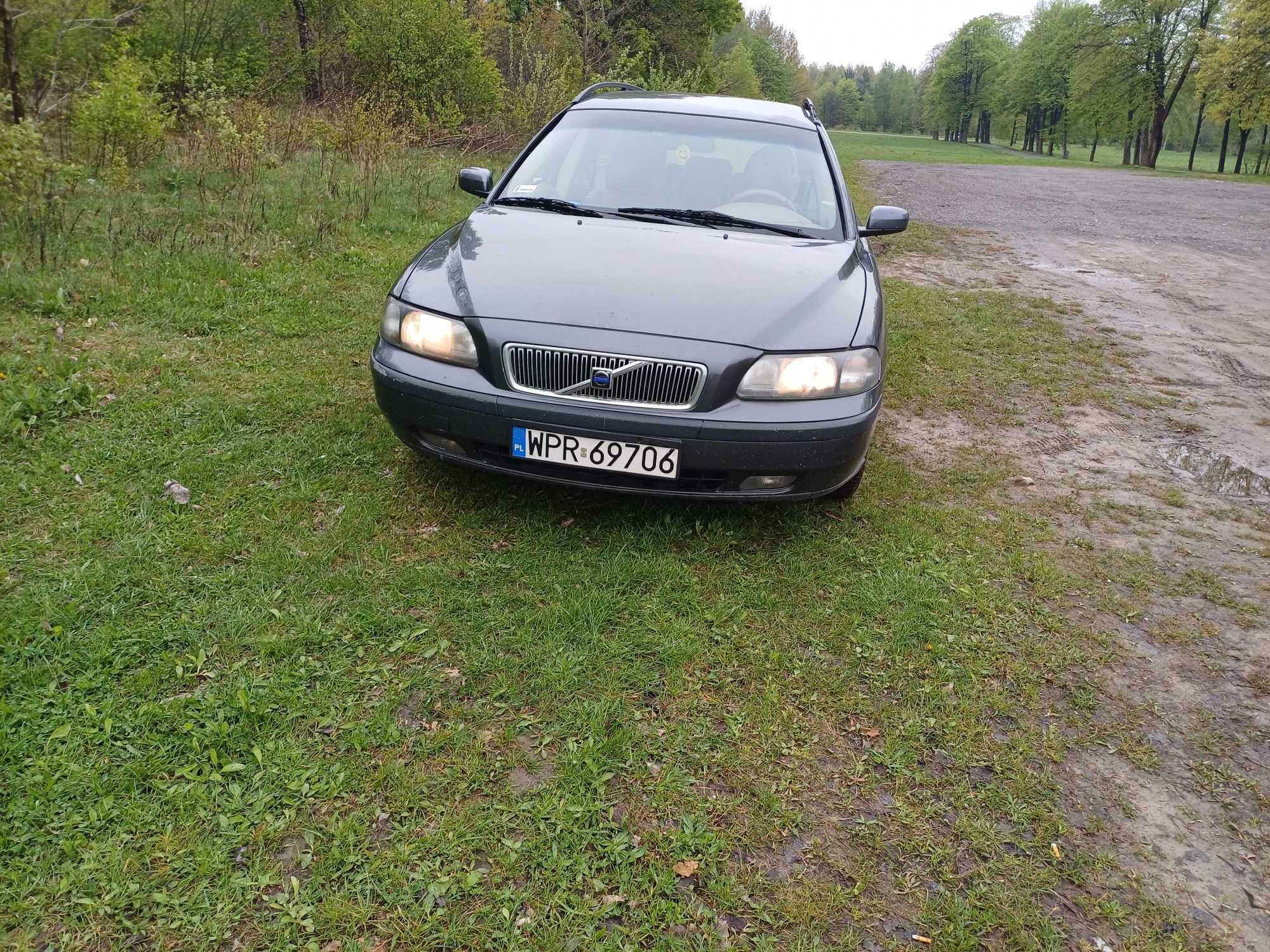 Volvo V70 II 2.4 D5 2004r w ciągłej eksploatacji do lekkich poprawek