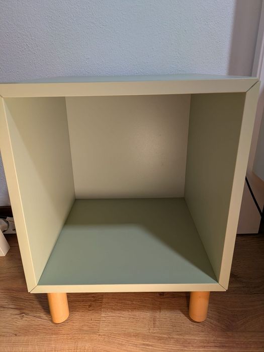 Cubos IKEA - EKET armário azul com pés