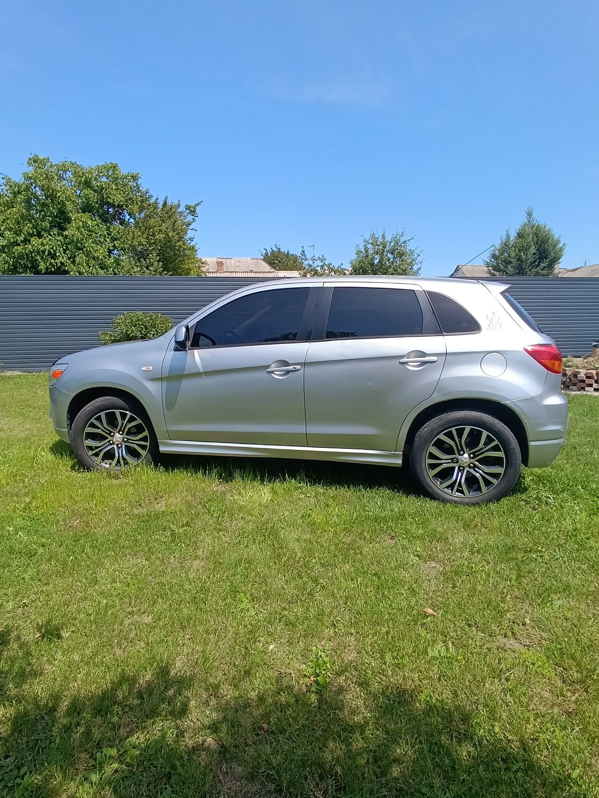 Продам своє авто mitsubishi asx