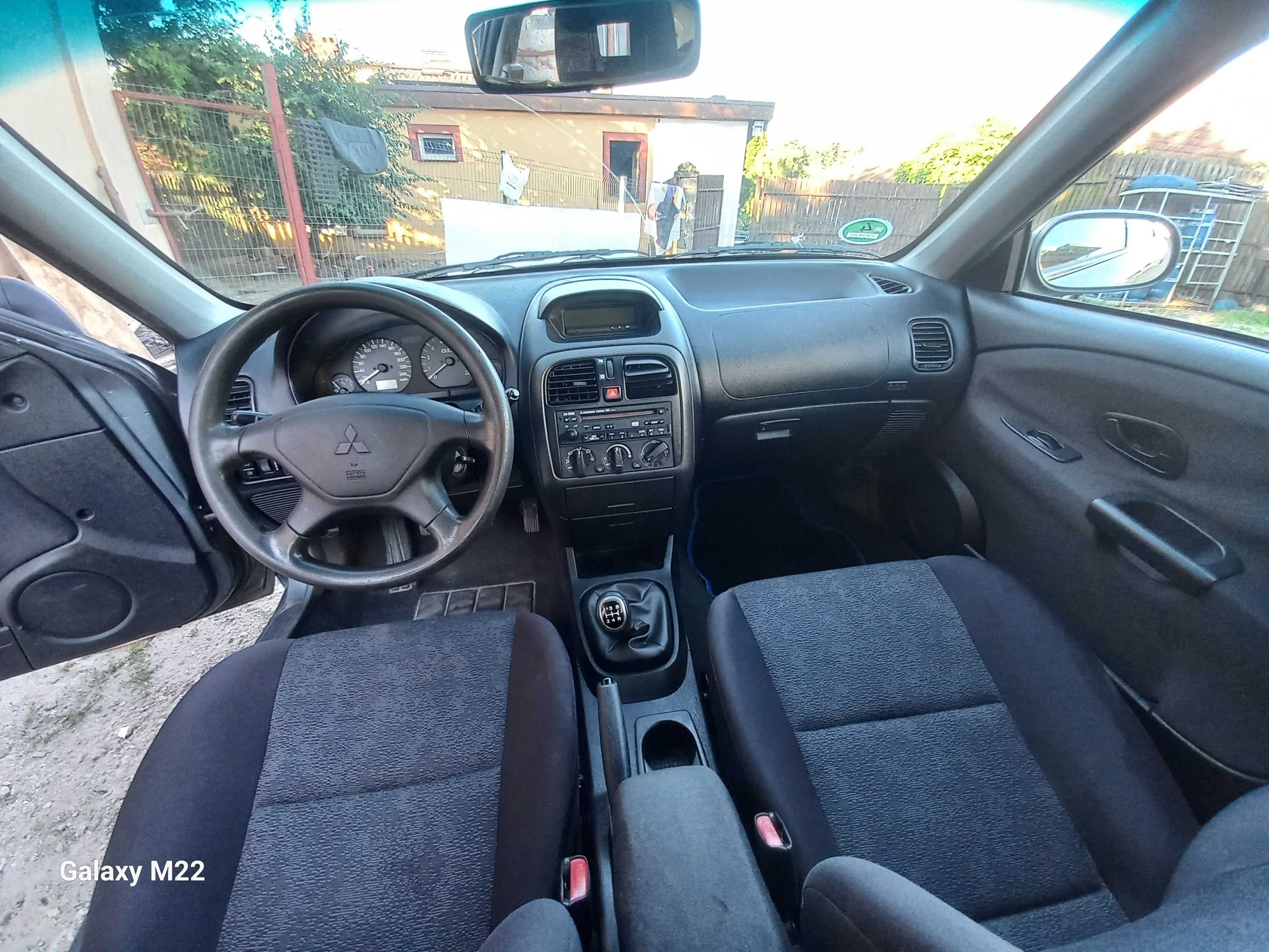 Mitsubishi Carisma 1.8 GDI 2004 Rok