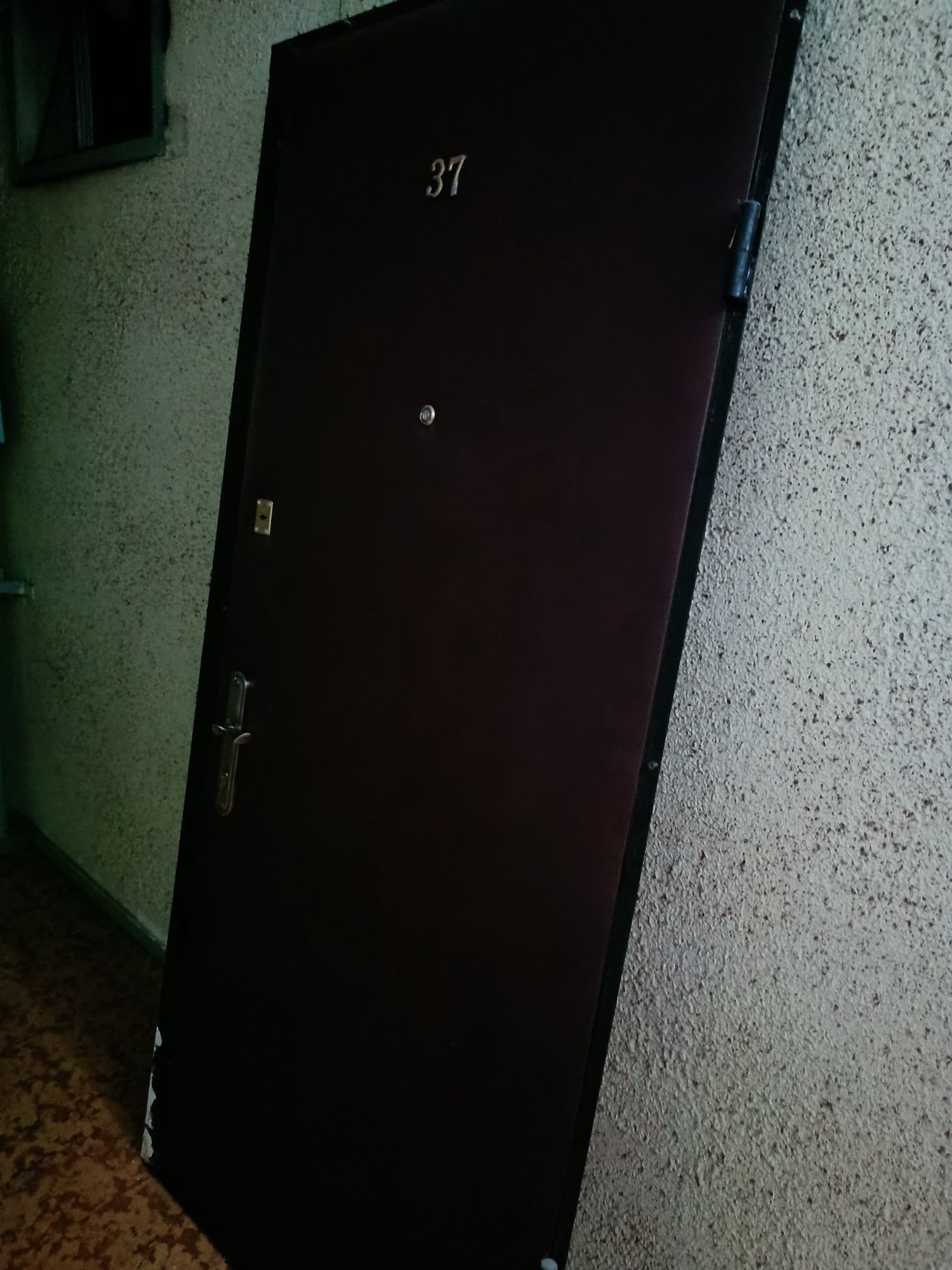 Металеві двері  в
