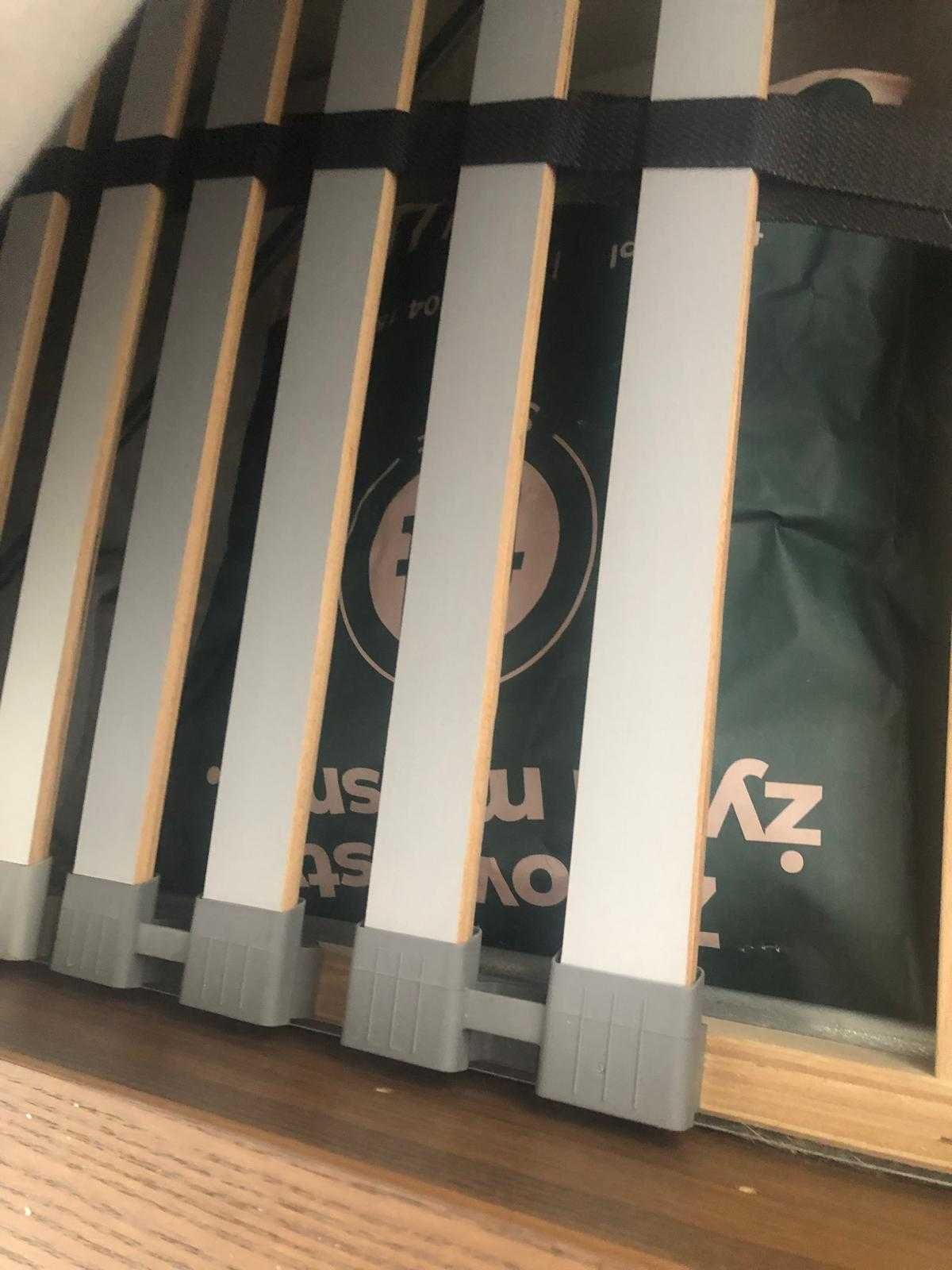 Łóżko ze stelażem Ikea MALM