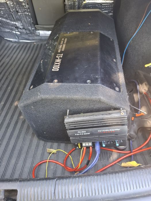 Продаю сабвуфер з підсилювачем для авто