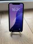 iPhone 11 64 GB Stan bardzo dobry Wyswietlacz OLED Bateria 81 Procent
