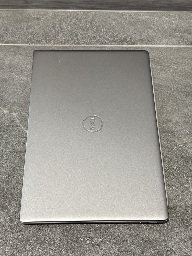 Dell Latitude 3301 | i5-8265u | 8GB RAM | 256GB NVMe | Full HD IPS