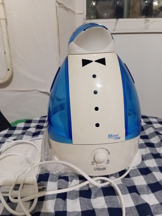 Пролдаеться зволодквач повітря у виді пінгвиня