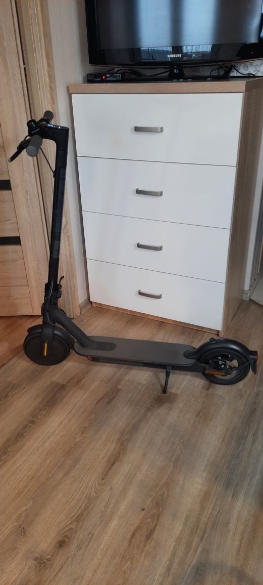 Hulajnoga elektryczna xiaomi Mi Scooter Essential