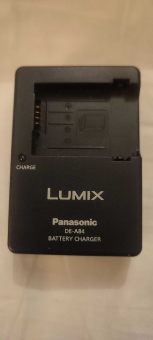 Carregador de bateria Panasonic DE-A84