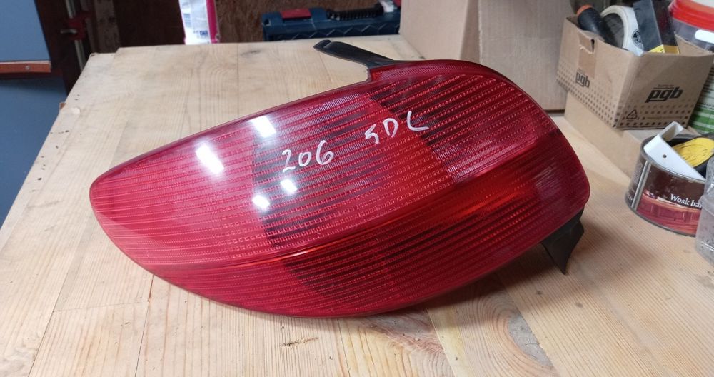 Lampa tył Peugeot 206