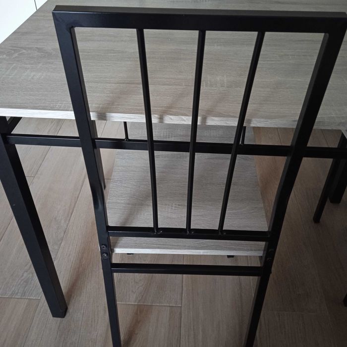 Oportunidade - mesa com cadeiras.