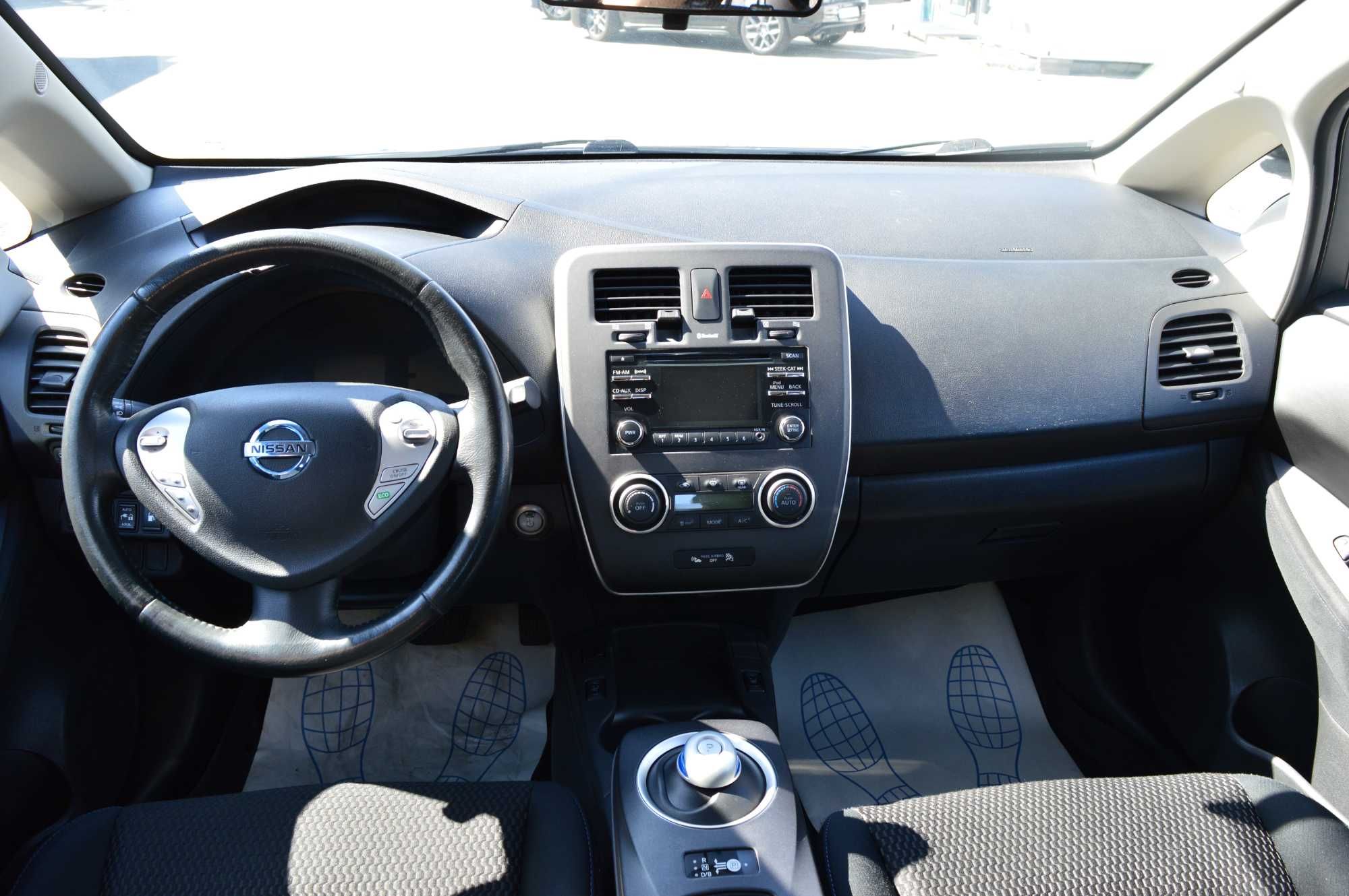 Авто Nissan Leaf 2015 24кВт