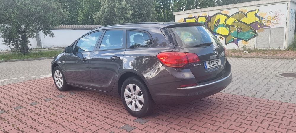 Opel Astra Sport ToUrer  1.3 CDTI Exeutive vendo ou troco