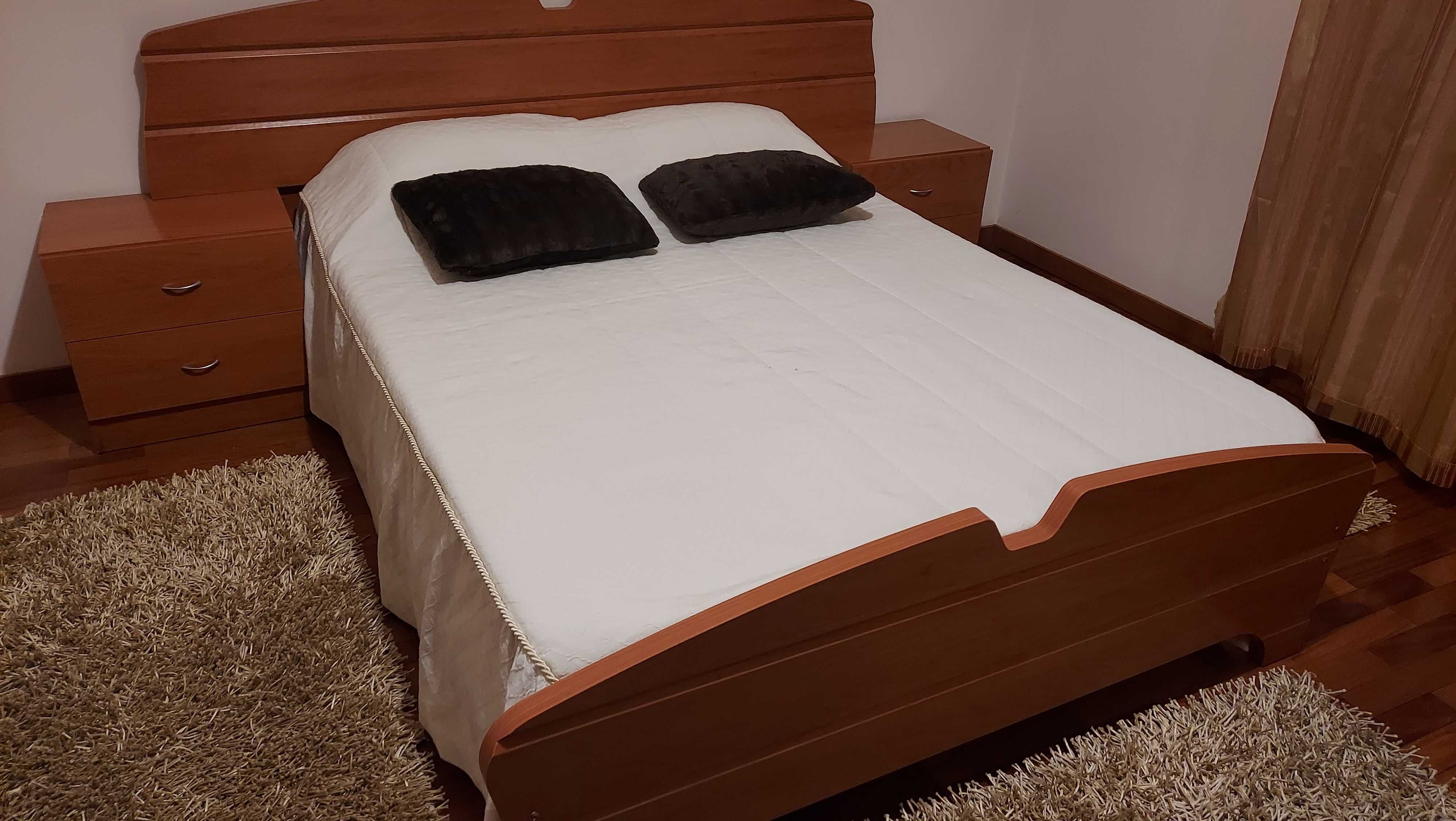 Cama de Casal c/ Comeda