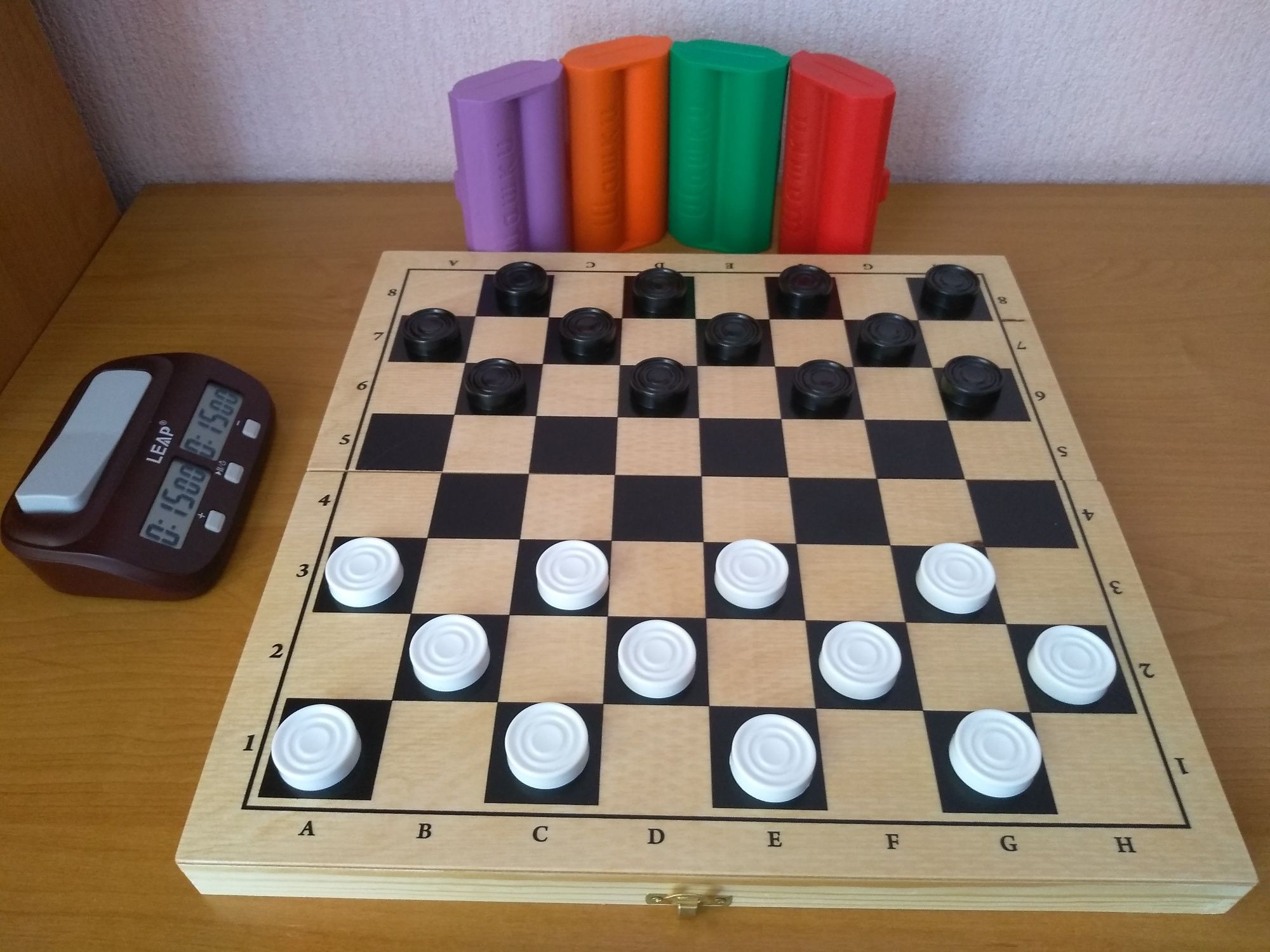 Шахмати+шашки+біле доміно з деревяною дошкою на подарунок
