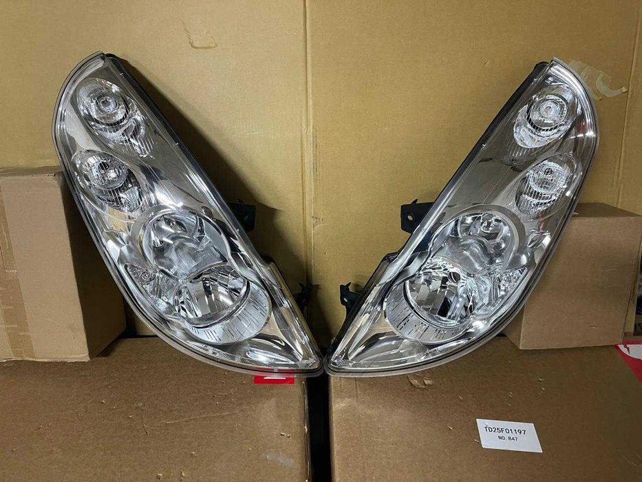 Фари передні ліва/права Рено Мастер Opel MOVANO.MASTER III 10-09р