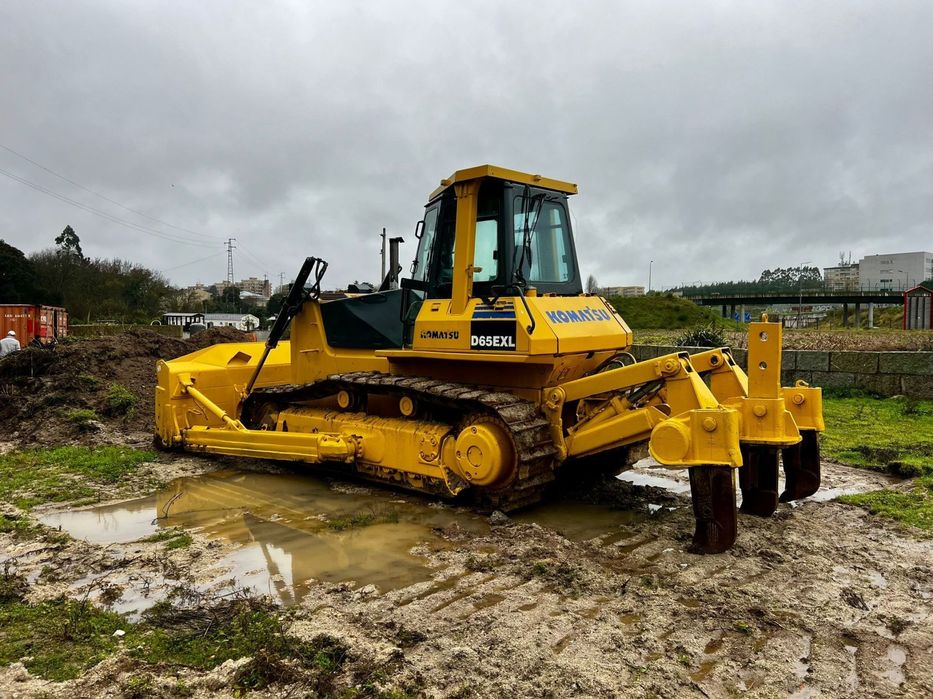 Komatsu D65EX BULLDOZER