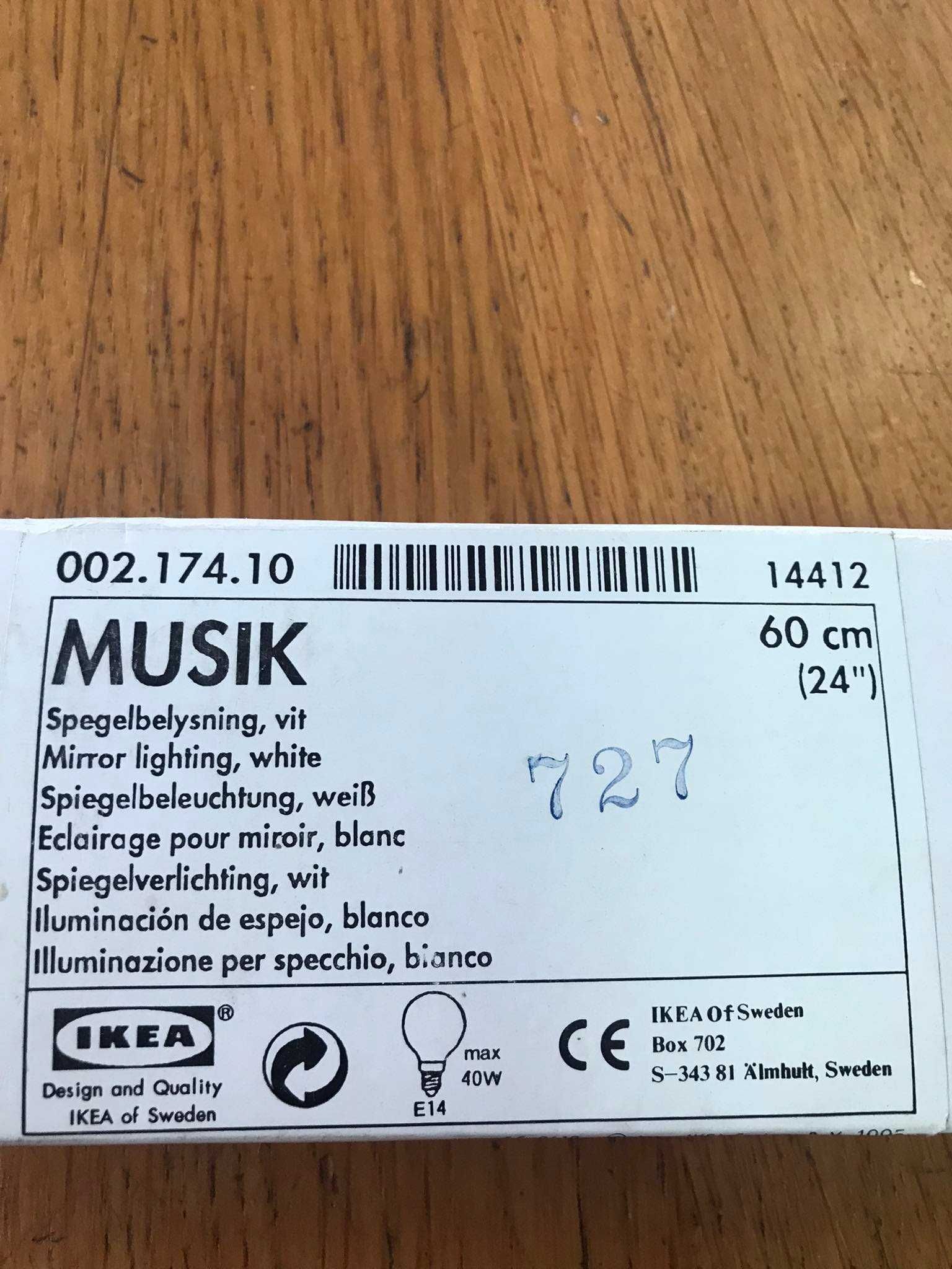 MUSIK
Lampa ścienna, stała instalacja