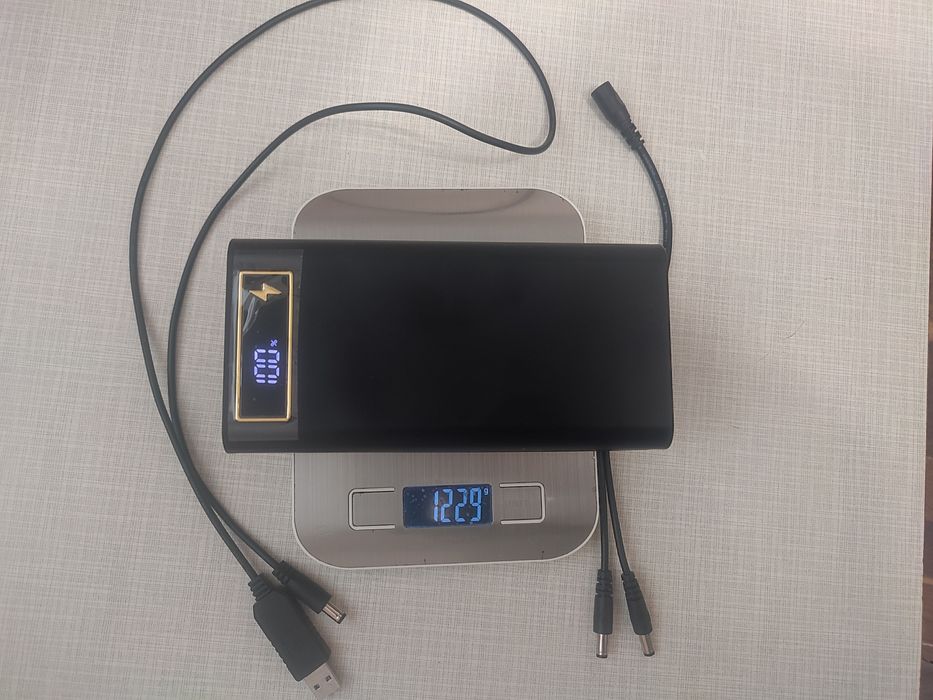 ЧЕСНИХ 56000mA +кабель на 12V для WiFI powerbank з LED