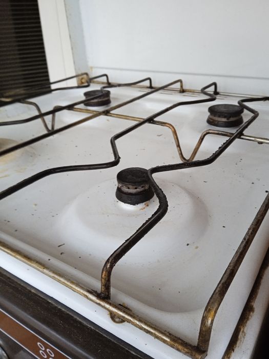 Газова плита з духовкрю