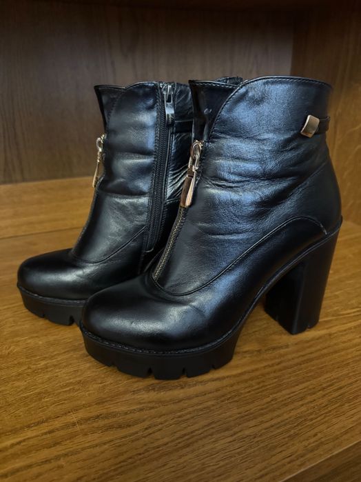 Чоботи жіночі/зимові розмір 37 + подаруночок до чорної пʼятниці