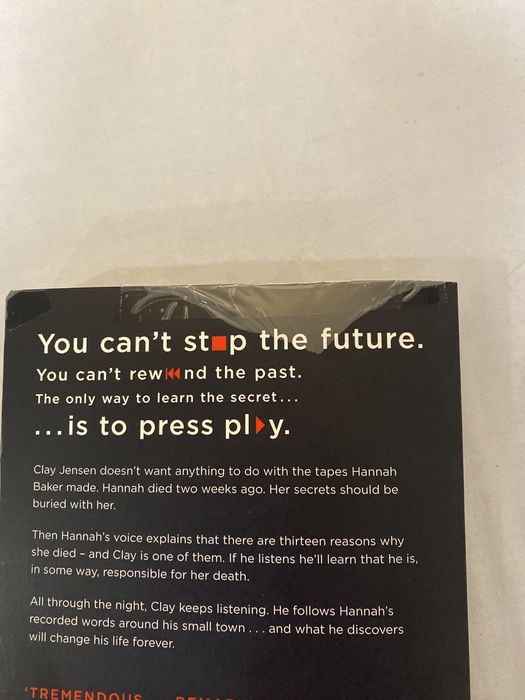 Livro 13 Reasons Why em Inglês
