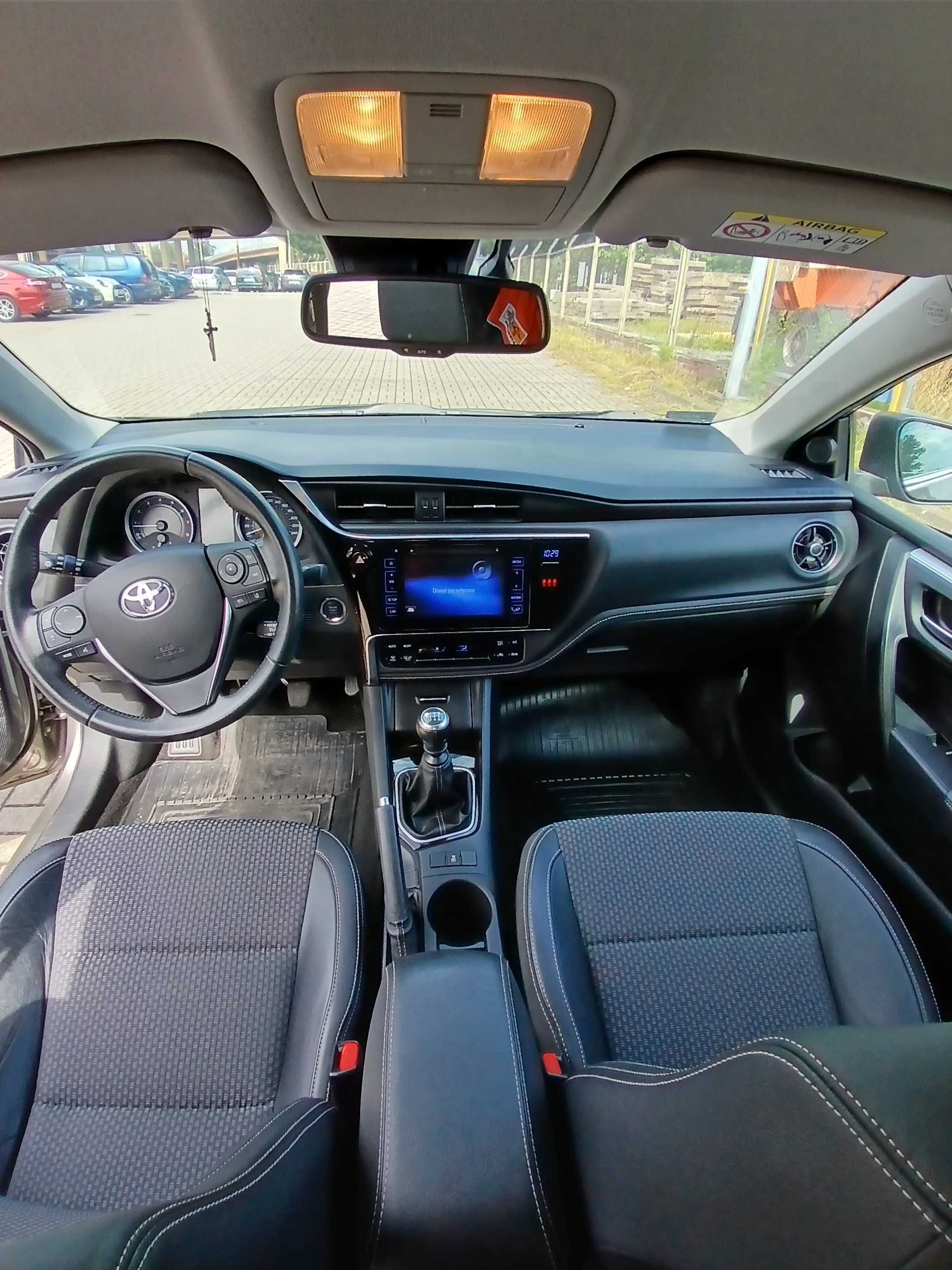 Toyota Corolla Sedan