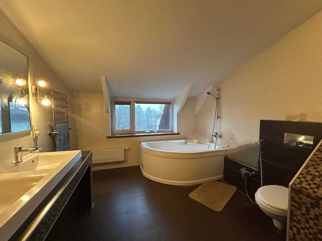 Продаж дворівневої 4к квартири 229м2. Центр. Держ.програми-ТАК. ID:568