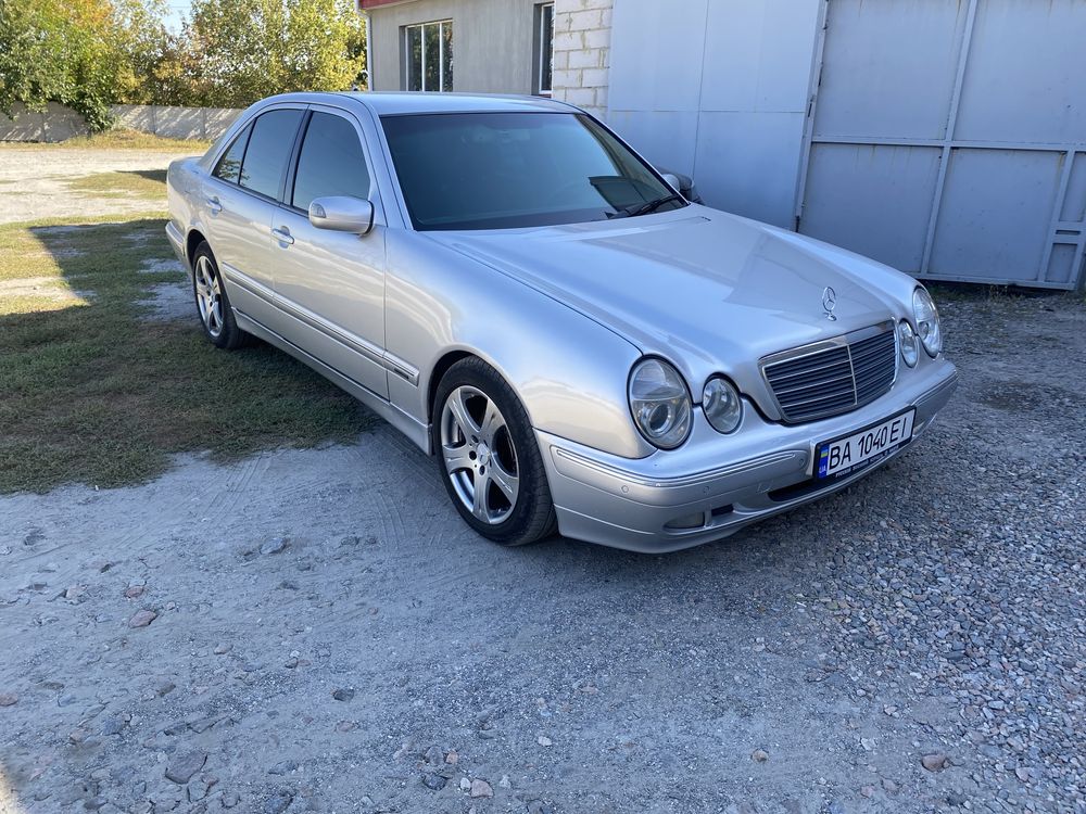 Mercedes Benz E210 3.2 CDI