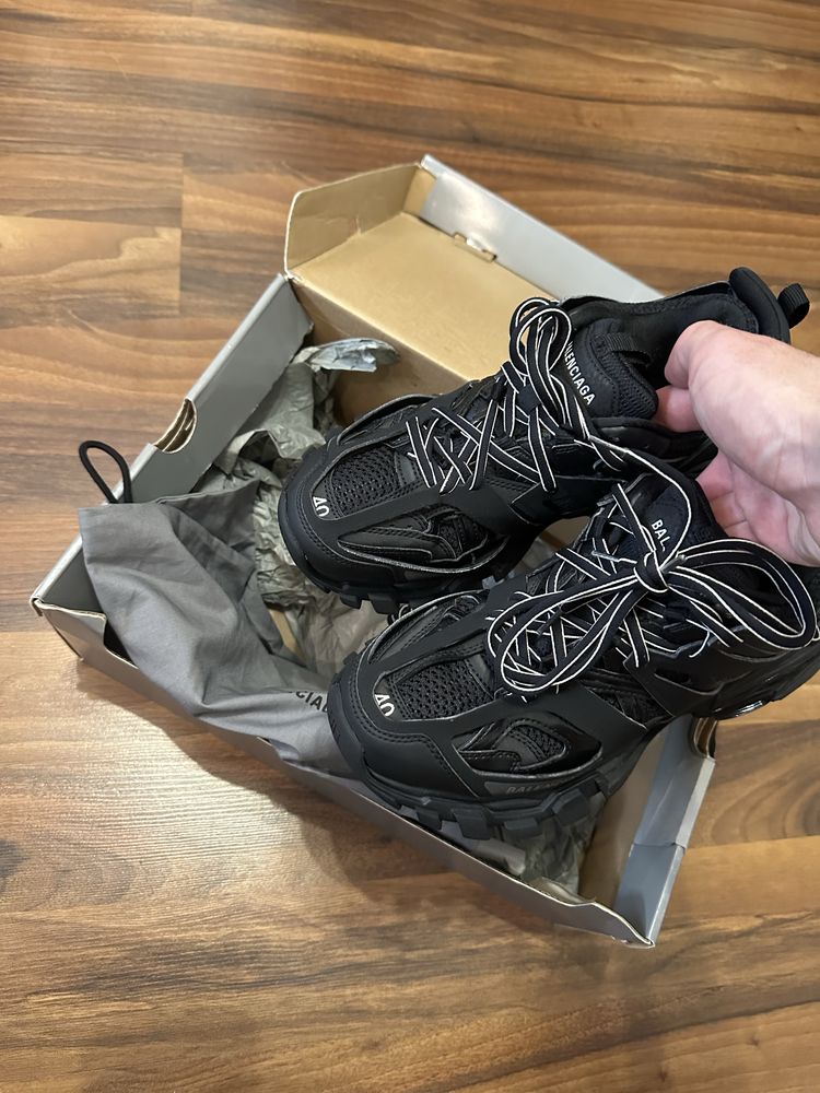 Balenciaga Track Black