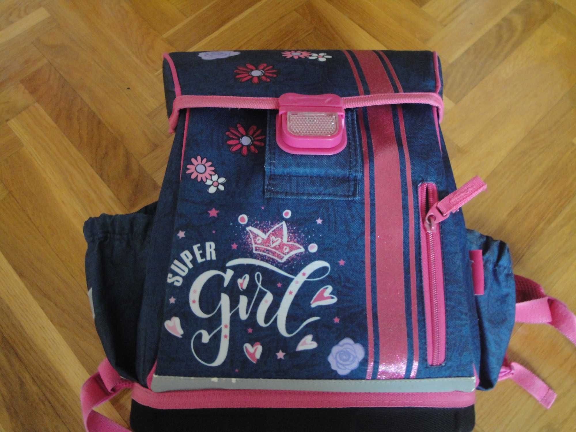 Komplet szkolny plecak + pórnik marki Hama Super Girl