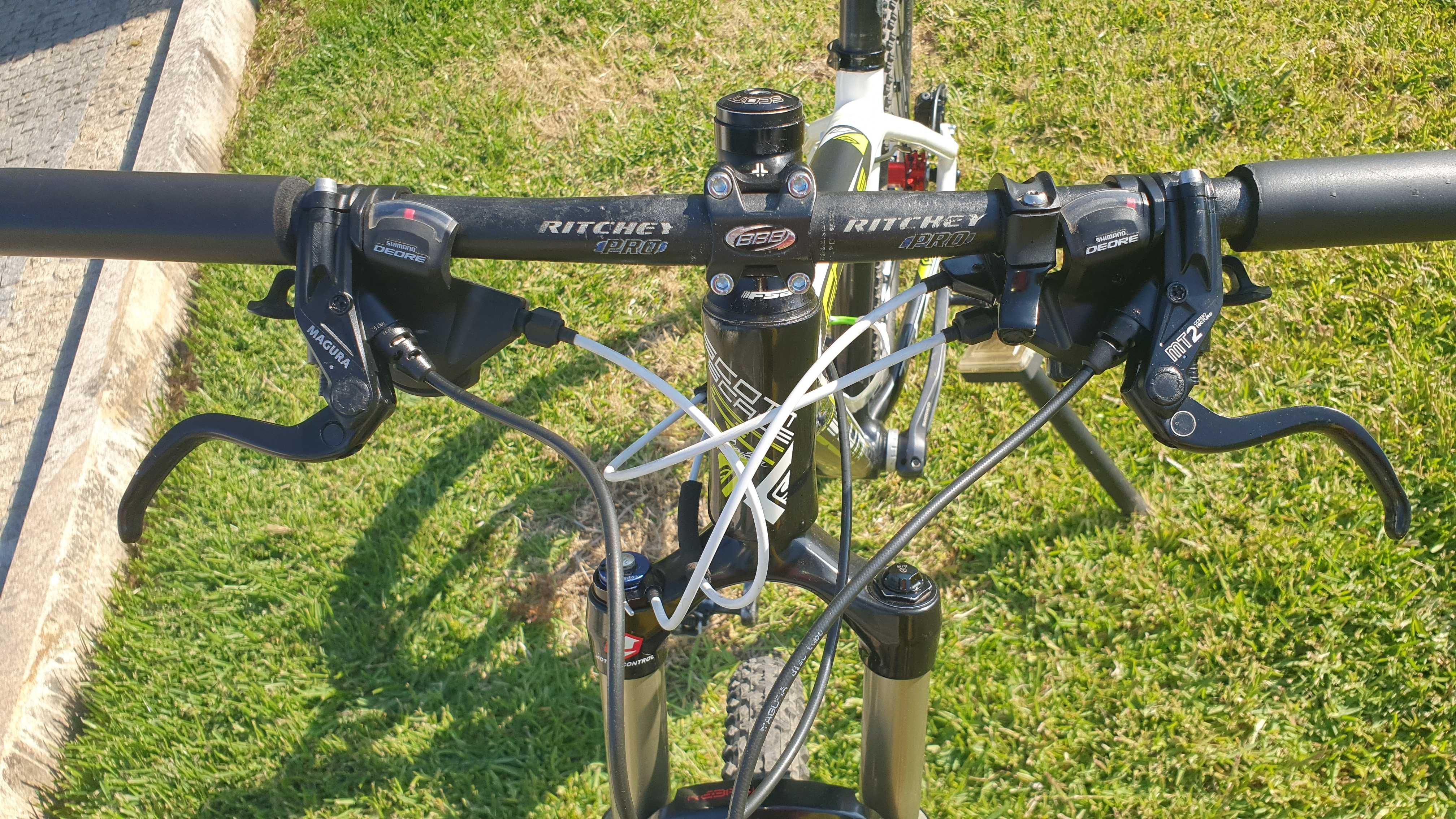 Bicicleta Scott scale carbono