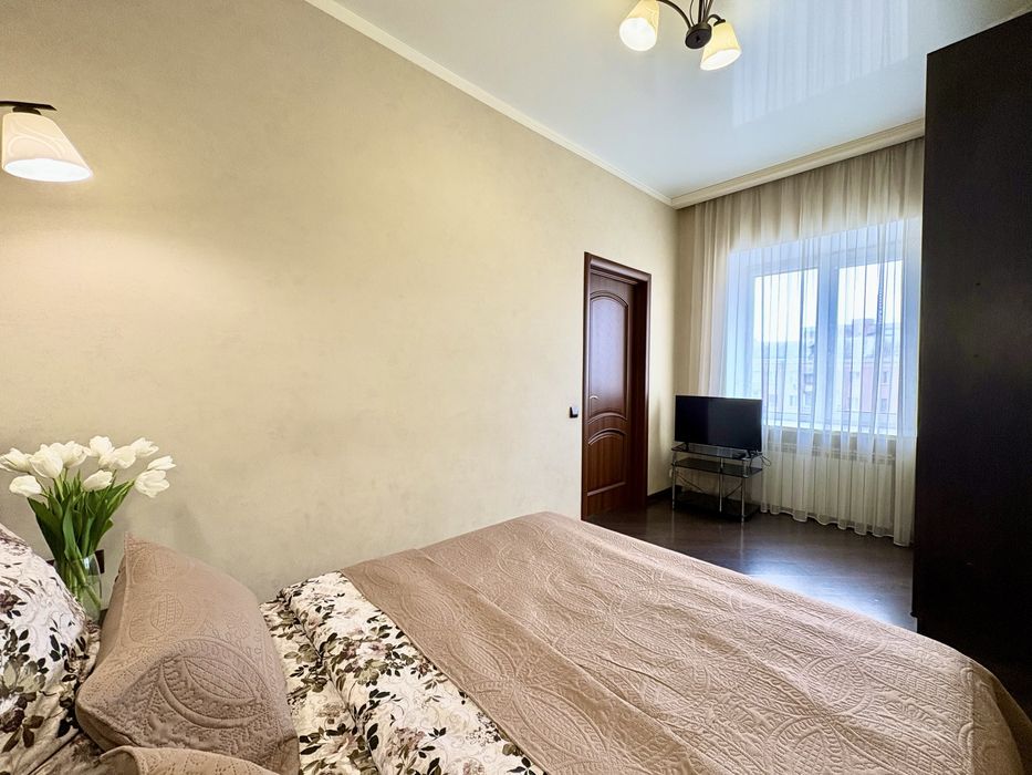 (9)Квартира подобово з Джакузі проспект Науки 24 М.Наукова Госпіталь