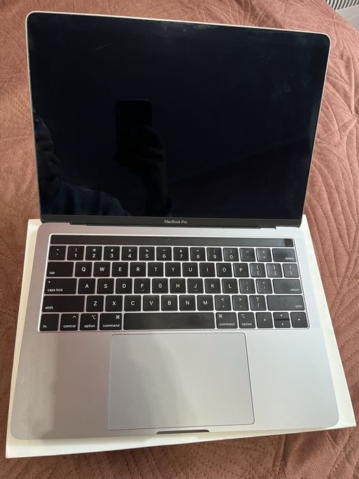 MacBook Pro 13” 2019 / i7 / 16GB RAM / SSD / macOS Sequoia