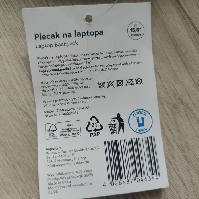 Szary plecak na laptopa