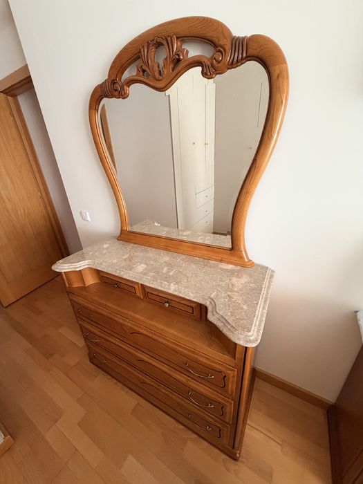 Conjunto para Quarto Comoda + 2 mesa se cabeceira em Madeira