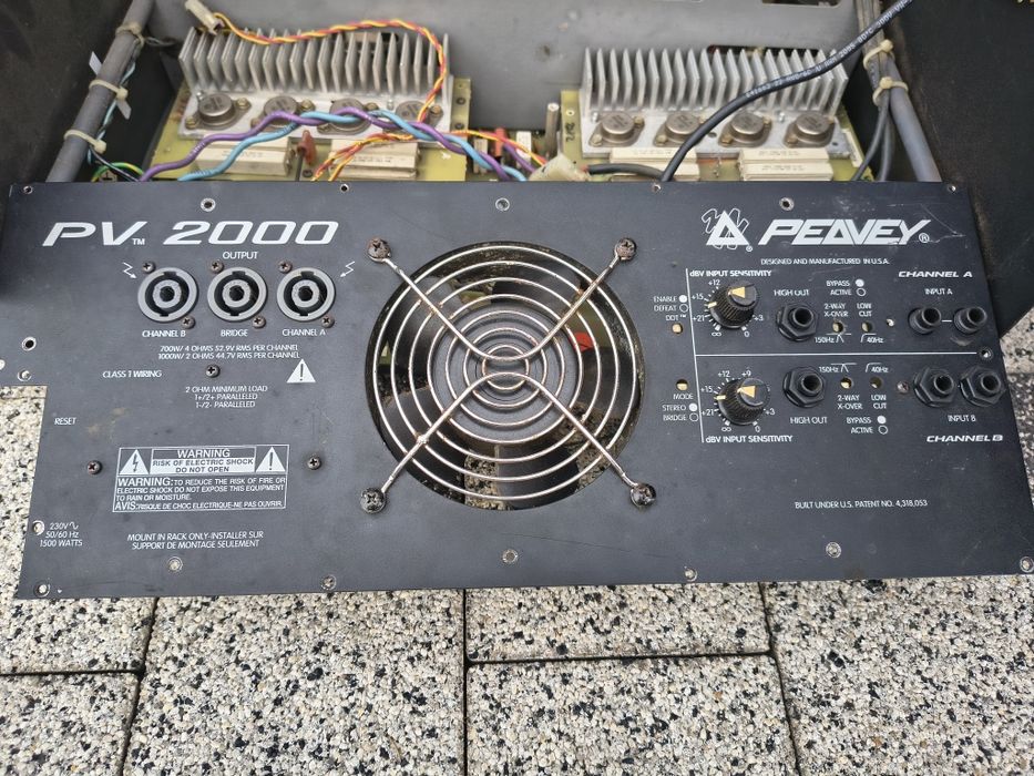 Wzmacniacz/końcówka mocy Peavey PV2000