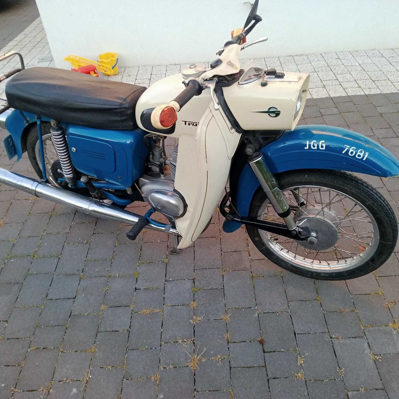 Mz ES 150/1 Pieknie zachowany Oryginal Zarejestrowana na białe tablice