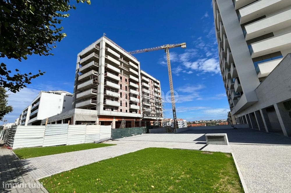 Apartamento Cobertura Duplex T1+1 - Junto ao Palácio do Gelo