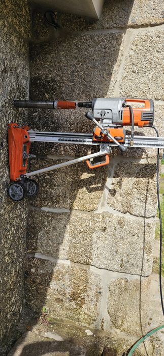 furos em pedra natural