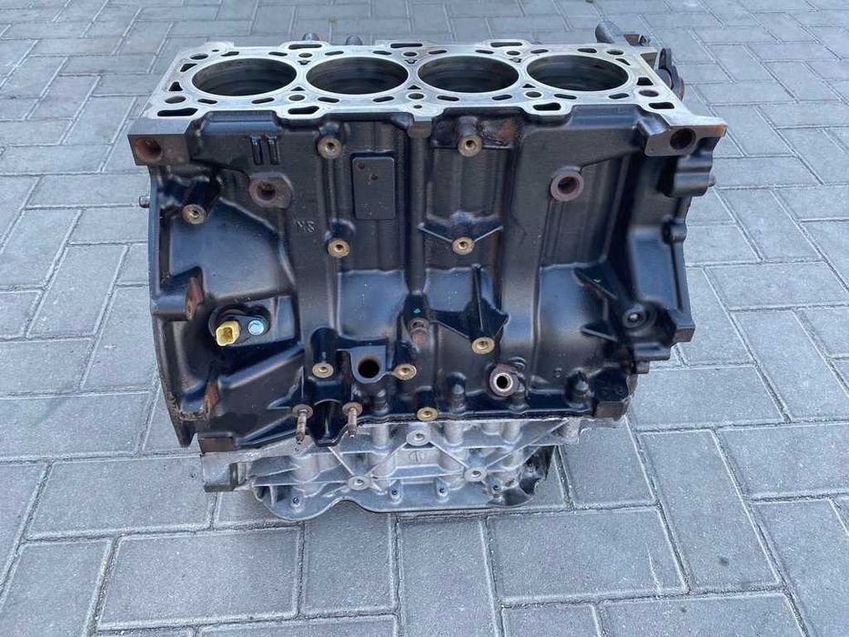 Блок цилиндров Renault Trafic Opel Vivaro 2.0 dci Трафик Виваро мотор