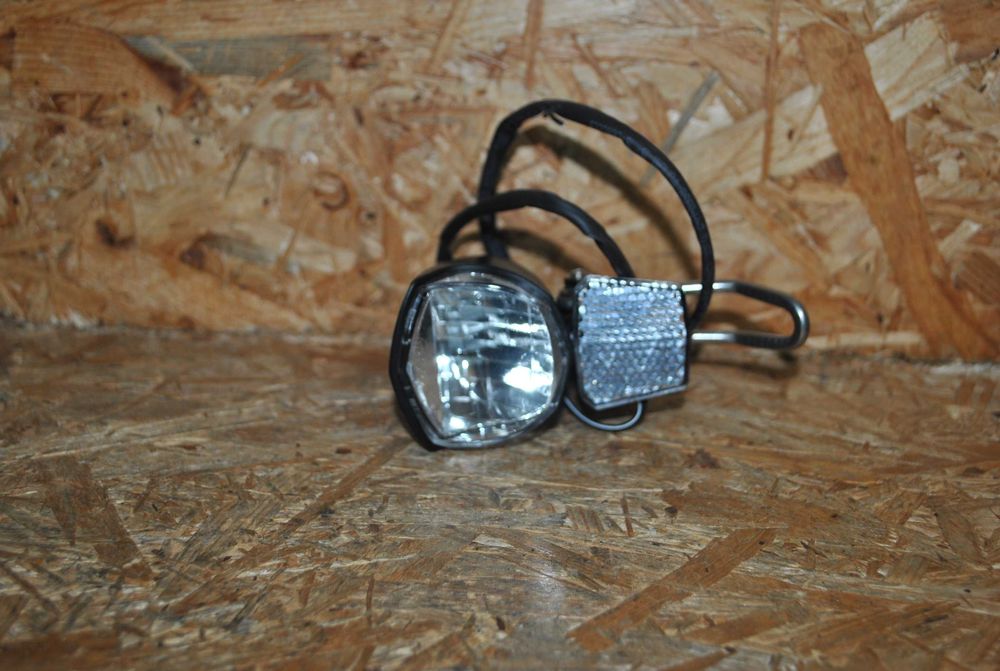 Nowa lampka rowerowa przednia Prophete Reflektor LED 70 lux wyłacznik