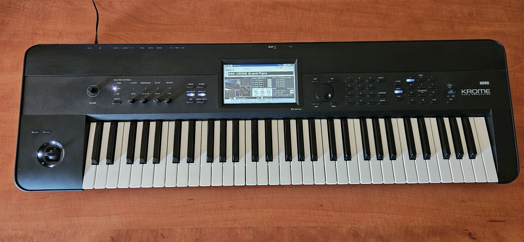 Korg Krome - syntezator