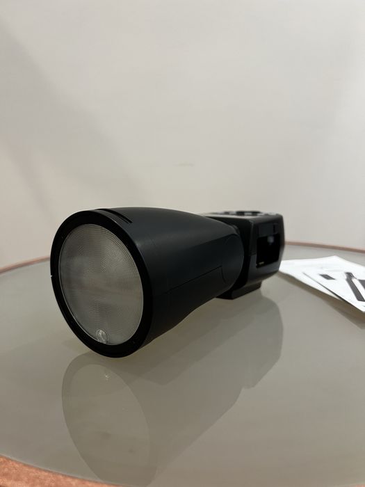 Продається професійний спалах Godox V1